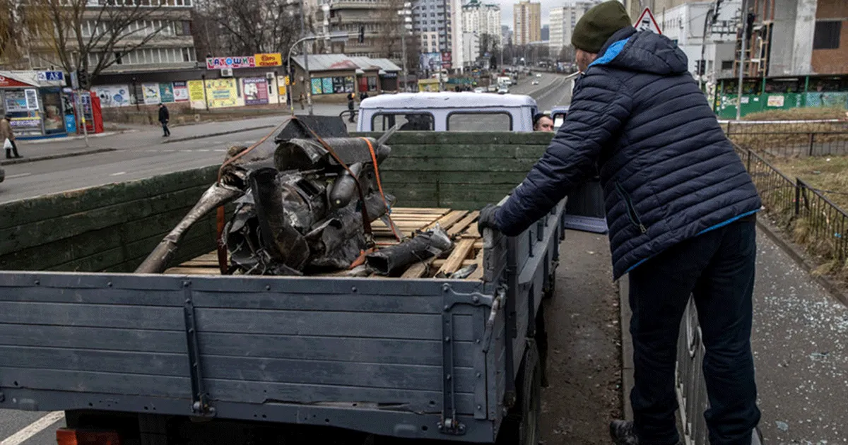 Die Ukraine kritisiert die Untätigkeit des Westens, als russische Truppen auf Kiew vordringen – POLITICO