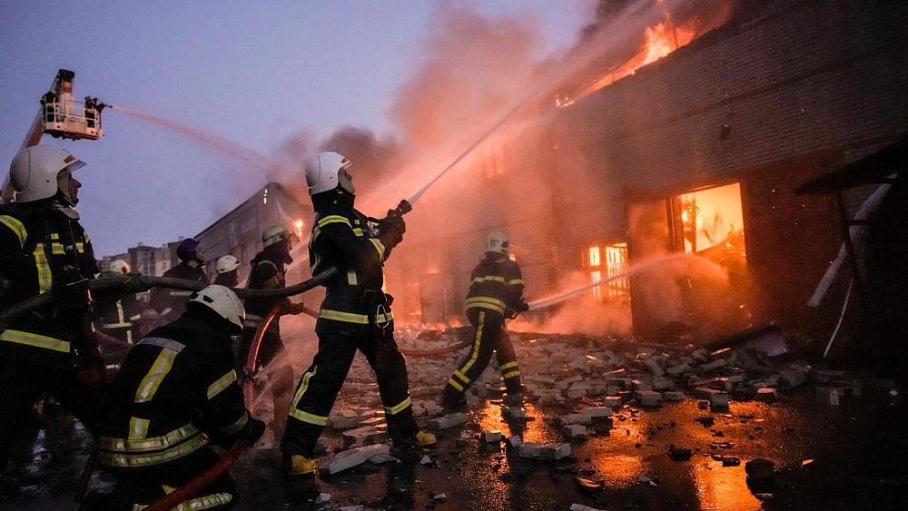 Krieg in der Ukraine live: Die Kämpfe gehen weiter, während Retter versuchen, die Überlebenden von Mariupol zu erreichen