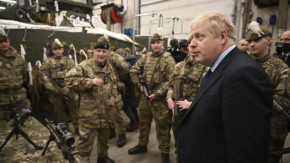 Boris Johnson verspricht Unterstützung für die Ukraine, besteht aber darauf, dass Großbritannien „nicht gegen russische Streitkräfte kämpfen wird“