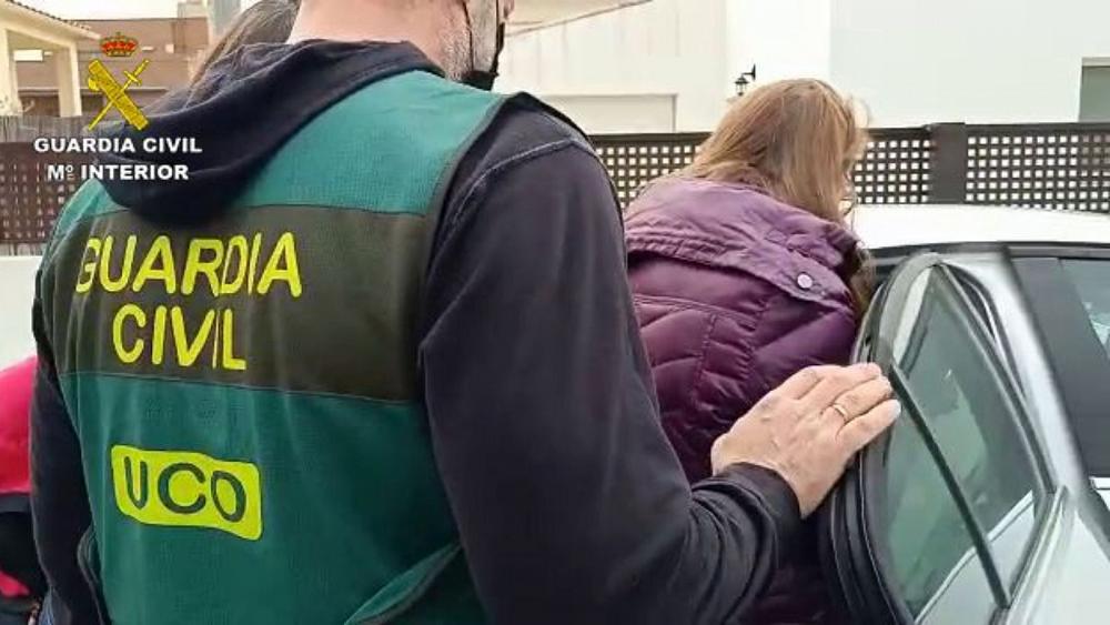 Die Polizei verhaftet die „meistgesuchte Frau“ des Vereinigten Königreichs in Katalonien wegen Handybetrugs im Wert von einer Milliarde Euro