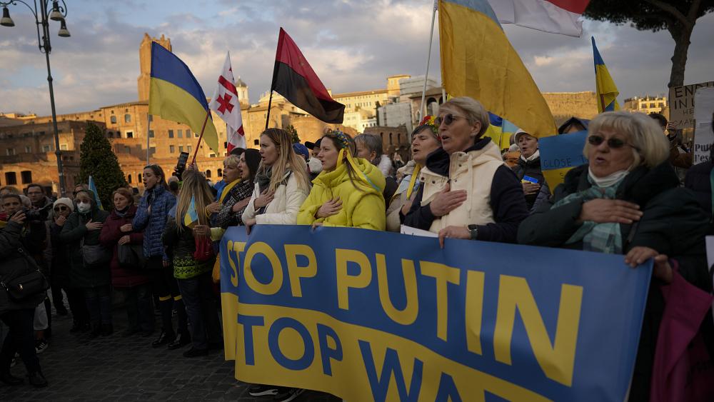 Invasion in der Ukraine: In ganz Europa finden Antikriegsdemonstrationen statt