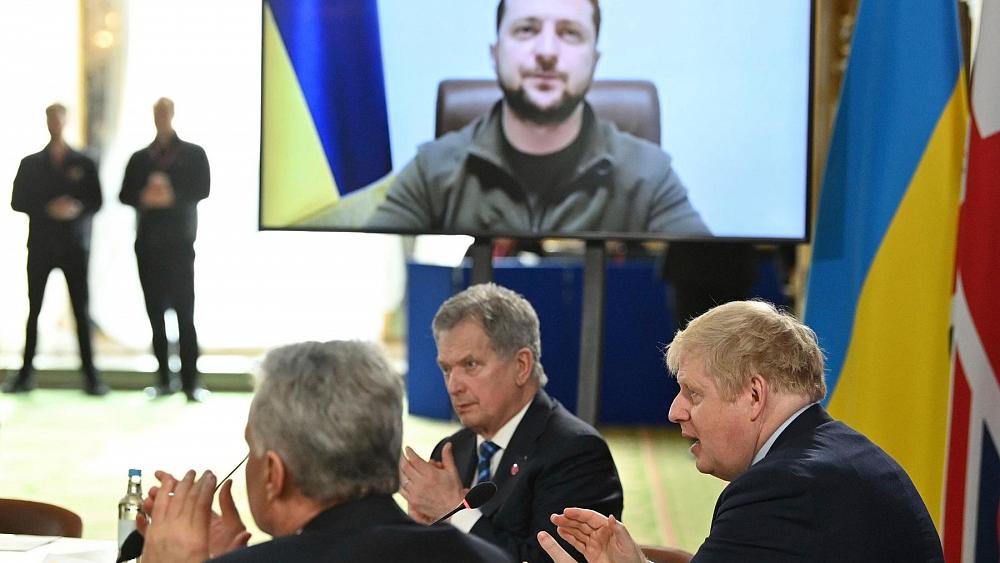 Präsident Selenskyj: Friedensgespräche „realistischer“, sagt aber „Tür geschlossen“ zur NATO-Mitgliedschaft