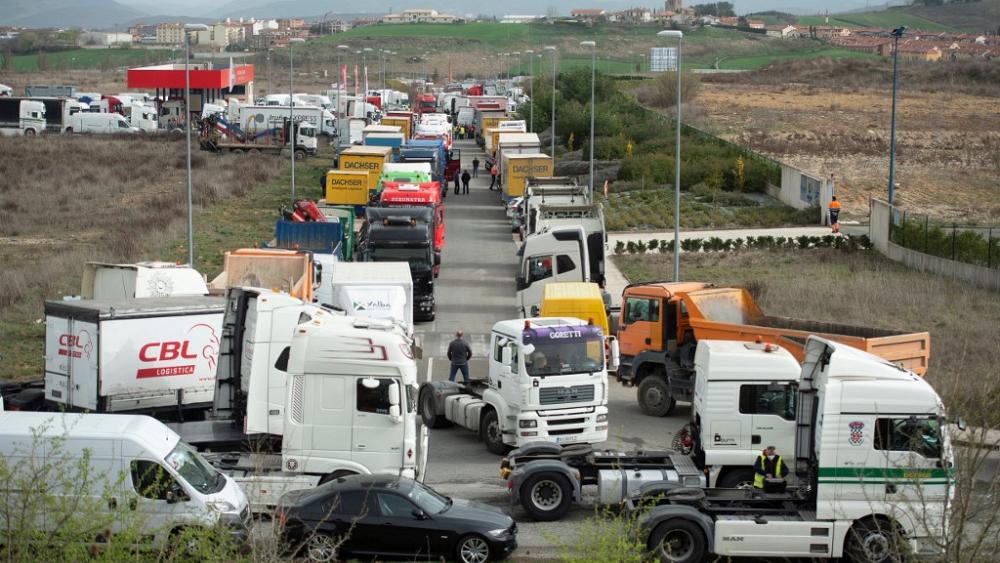 Spanien entsendet 23.000 Polizisten nach Streik der Lkw-Fahrer wegen Kraftstoffpreisen