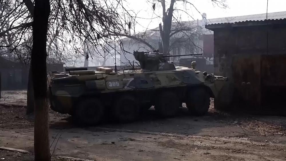 Das russische Staatsfernsehen zeigt das Leben der Truppen in Mariupol