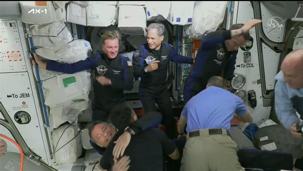 Die erste komplett private Astronauten-Crew trifft auf der ISS ein