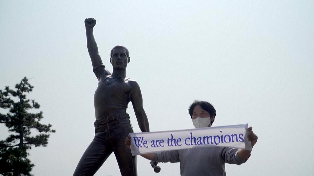Freddie-Mercury-Statue auf südkoreanischer Insel enthüllt