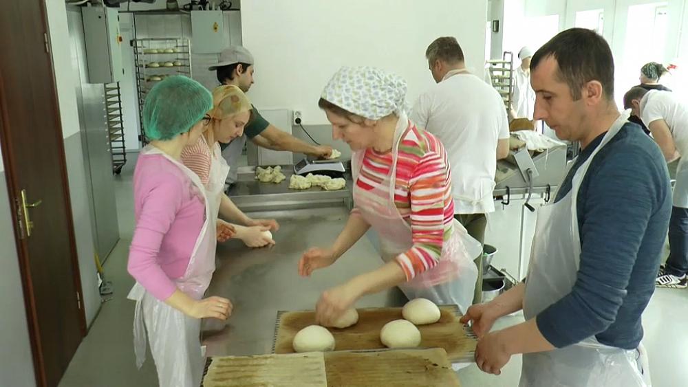 Humanitäre Hilfe in der Ukraine: Einheimische treten an, um die Menschen zu ernähren