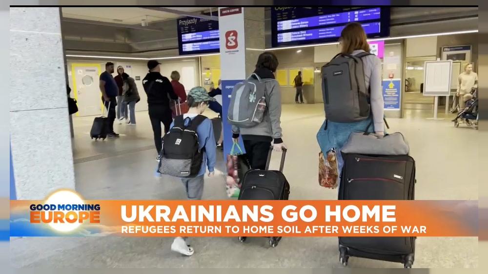 Ukrainer strömen in Scharen nach Hause, obwohl in ihrem Heimatland Krieg tobt