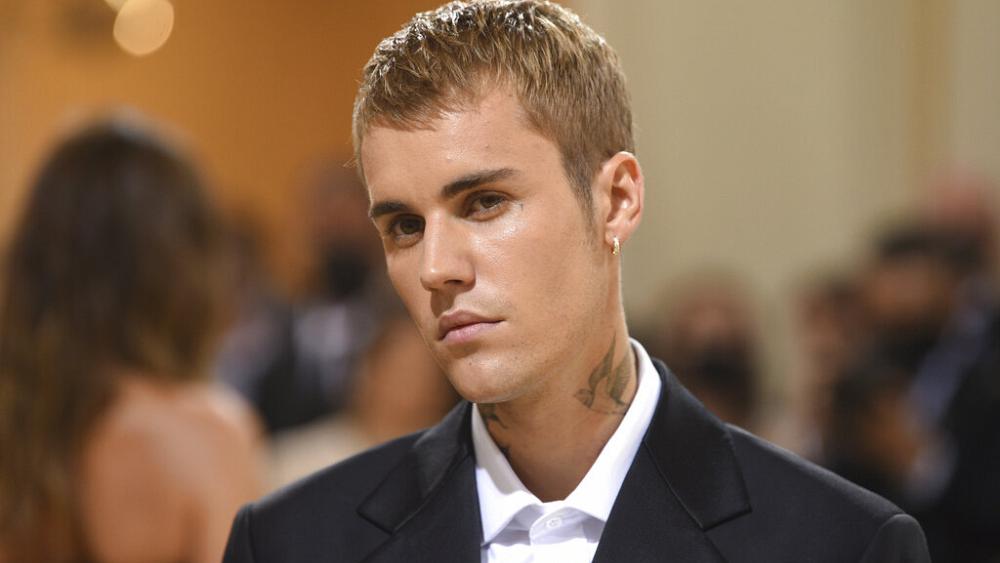 Justin Bieber enthüllt, dass eine seltene Erkrankung sein halbes Gesicht gelähmt hat