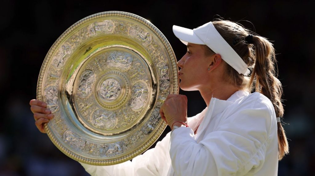 Der Russische Tennisverband behauptet, Elena Rybakina sei nach dem Wimbledon-Titellauf „unser Produkt“.