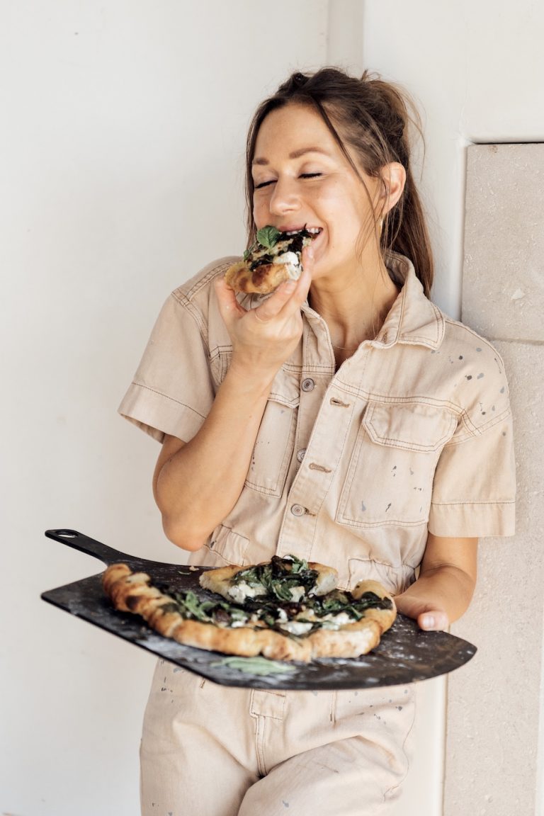 Camille Styles Spinat-Ricotta-Pizza_Lebensmittel, die Sie vor dem Schlafengehen vermeiden sollten