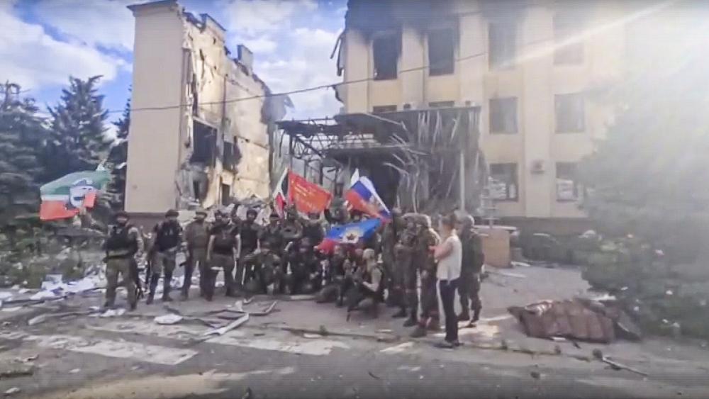 Ukraine-Krieg: Selenskyj schwört, verlorenes Terrain zurückzuerobern, nachdem Russland Lysychansk eingenommen hat