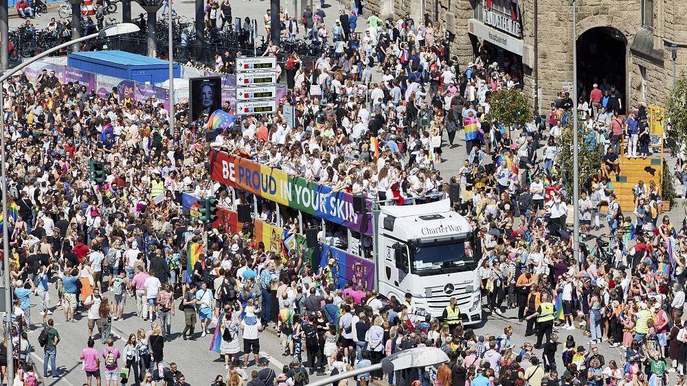 Tausende versammeln sich in Hamburg, um den Christopher Street Day zu feiern