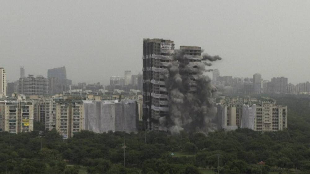 VIDEO : Illegale 100-Meter-Zwillingstürme, die in der Nähe von Delhi abgerissen wurden