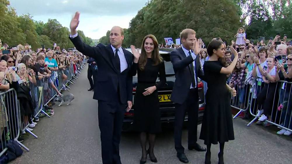 Prinz Harry schließt sich William an, um Windsor-Ehrungen zu sehen