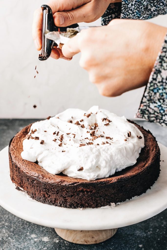 Mehlloser Pfefferminz-Schokoladenkuchen – leckeres und einfaches glutenfreies Dessertrezept für die Feiertage