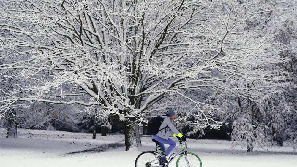 Schnee trifft Europa: London wird weiß, während Osteuropa gegen Schneestürme kämpft