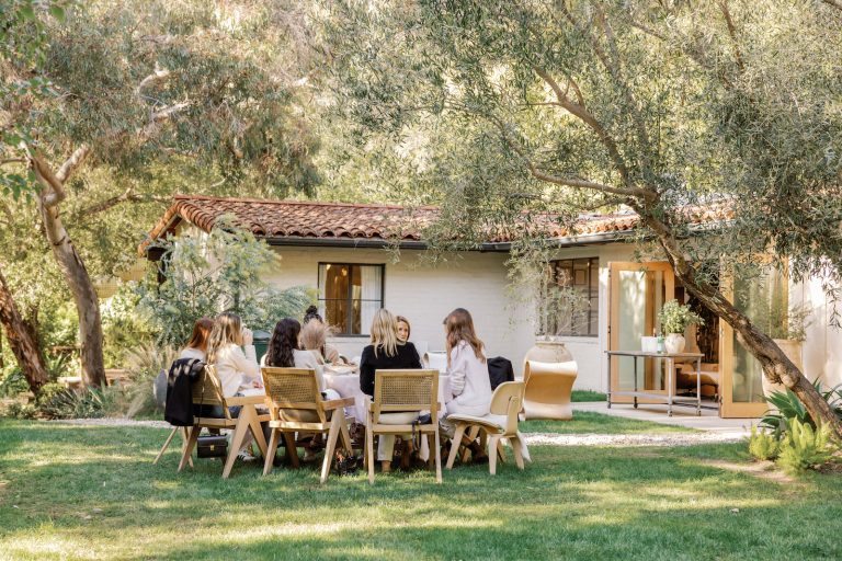 Chefkoch Camilla Marcus veranstaltet ein Hinterhof-Mittagessen zu Hause in LA