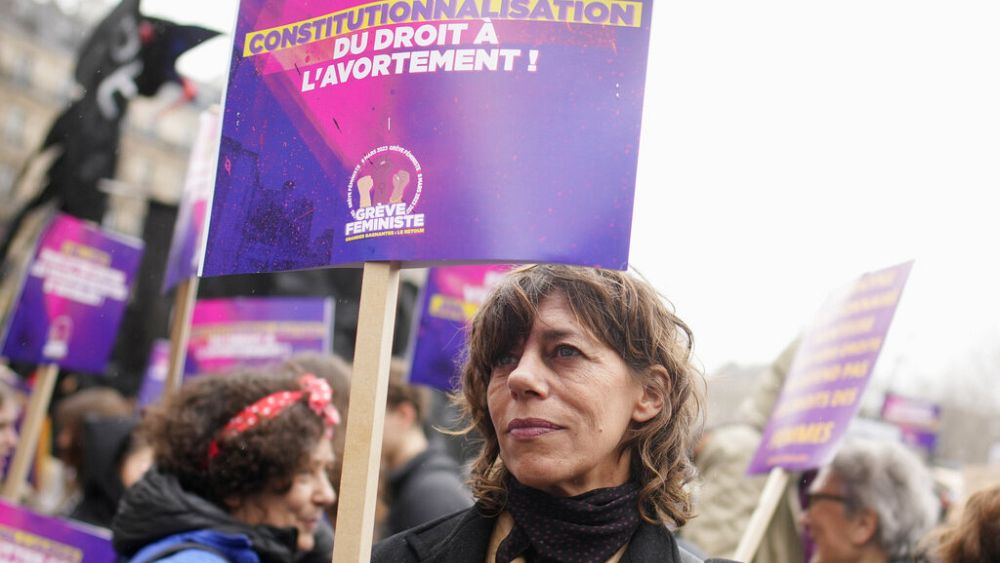 Frankreichs Präsident Macron schlägt Gesetzesentwurf vor, der Abtreibungsrechte in der Verfassung verankert