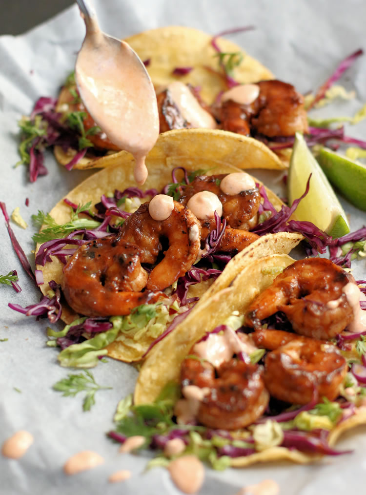 Rezept: BBQ-Shrimp-Tacos mit Chipotle-Creme